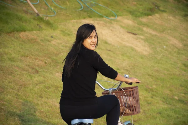 Mukdahan Thailand October Thai Women Biking Bicycle Street Riverside Mekhong — Stock Photo, Image