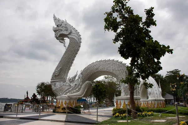 Mukdahan Thailand November Big White Naka Statue Thai People Travelers — Stock Photo, Image