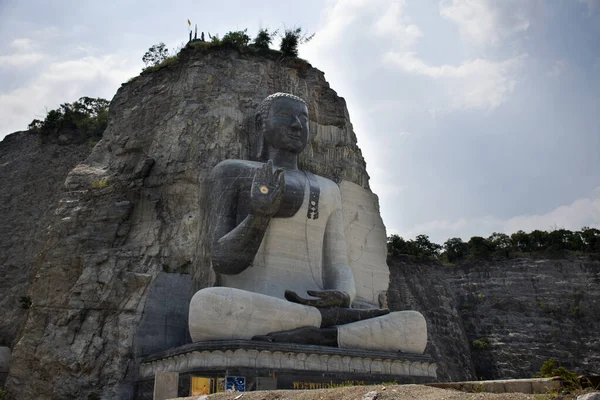 Suphan Buri Tailândia Outubro Big Buddha Esculpir Penhasco Pedra Wat — Fotografia de Stock