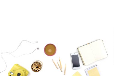 seyahat kavramı - set kamera ile serin malzeme ve diğer şeyler.