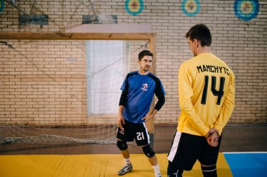 Minsk, Belarus - 19 Ekim 2018: Tanımlanamayan yerel takım oyuncusu