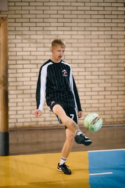 Minsk, Belarus - 19 Ekim 2018: Tanımlanamayan yerel takım oyuncusu