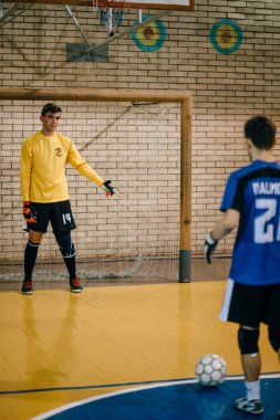 Minsk, Belarus - 19 Ekim 2018: Tanımlanamayan yerel takım oyuncusu