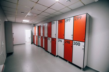 Soyunma odasında spor salonu