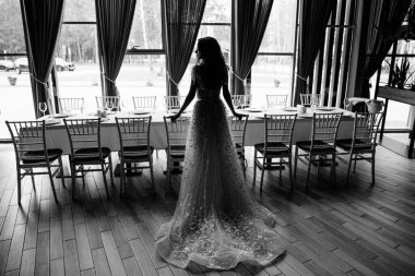 Kafkas gelini restoranda.