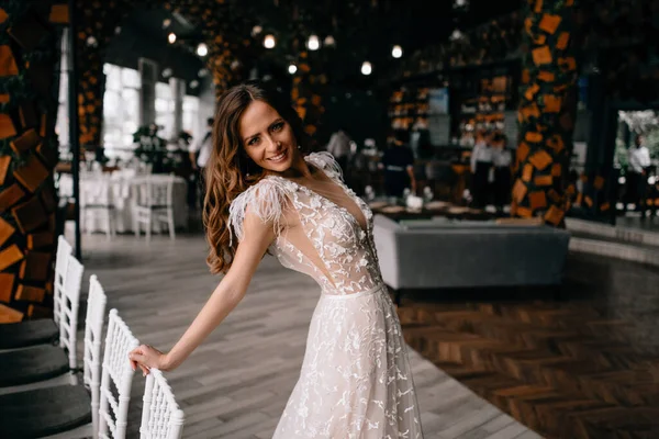 Noiva Caucasiana Jovem Dia Casamento — Fotografia de Stock