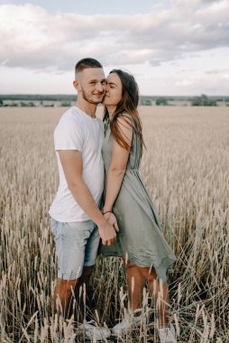 Güzel erkek ve kadının aşk hikayesi.