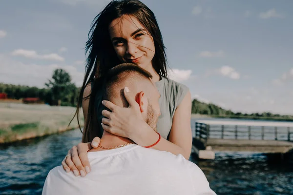 Loving Couple Sitting Pier Lake Summer Sunset — Stock Photo, Image