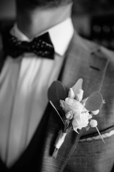 Groom Wearing Boutonniere His Weddin — Stock Photo, Image