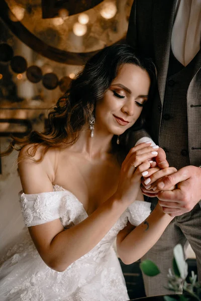 Retrato Belleza Novia Con Vestido Novia Moda Con Maquillaje Peinado — Foto de Stock