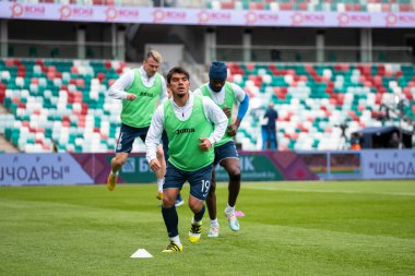MINSK, BELARUS - 24 Mayıs 2020: Belarus Kupası Finali 'nde FC Dynamo Brest oyuncuları. Dinamo Stadyumu 'nda (Minsk) FC BATE Borisov - FC Dinamo Brest maçı)