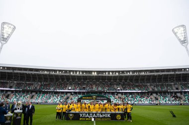 MINSK, BELARUS - 24 Mayıs 2020 Belarus Kupası Finali 'nde madalya verdi. Dinamo Stadyumu 'nda (Minsk) FC BATE Borisov - FC Dinamo Brest maçı)