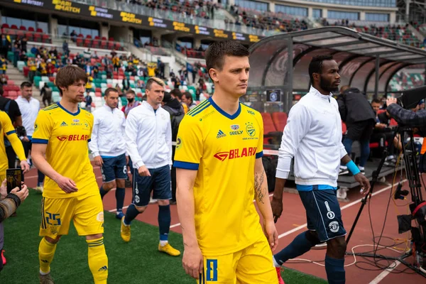 MINSK, BELARUS - 24 Mayıs 2020: FC BATE Borisov oyuncuları Belarus Kupası Finali 2020. Dinamo Stadyumu 'nda (Minsk) FC BATE Borisov - FC Dinamo Brest maçı)
