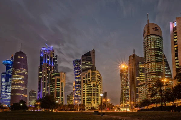 Doha Qatar Novembro 2019 Horizonte Doha Entardecer Parque Sheraton — Fotografia de Stock