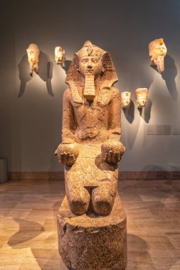 New York, Ny, Usa - 22 Aralık 2018: Metropolitan Sanat Müzesi 'nde Büyük Diz Çöken Hatshepsut Heykeli.
