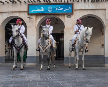 Souk Waqif Doha, Katar gündüz görüşü polis karakolunu gösteriyor.