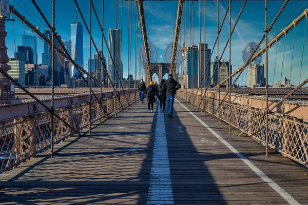 New York Usa December 2019 Brooklyn Bridge Daglicht Met Mensen — Stockfoto