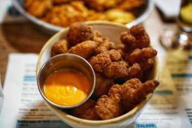 Kavanozda kızartılmış sebze