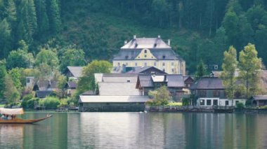 Sabahları gölün güzel manzarası