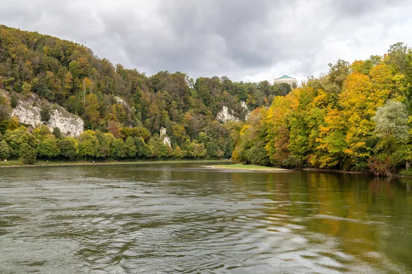 Sonbaharda Almanya Nın Kelheim Bavyera Yakınlarındaki Tuna Nehri Ndeki Doğa — Stok fotoğraf