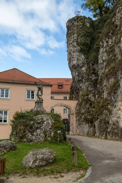 Terrakottaskulptur Des Heiligen Nikolaus Felsen Beim Franziskanerkloster Klöster Bei Kelheim — Stockfoto