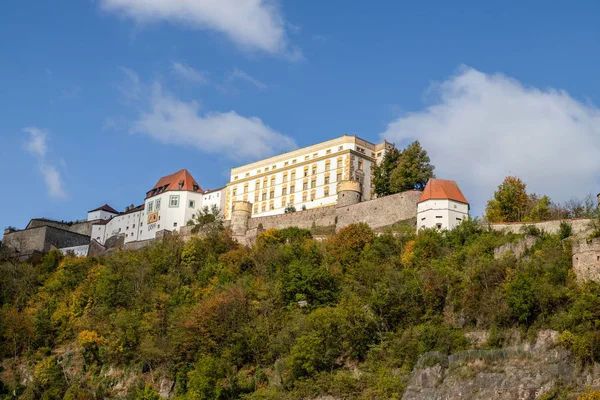 Twierdza Veste Oberhaus w Passau, Bawaria, Niemcy jesienią — Zdjęcie stockowe