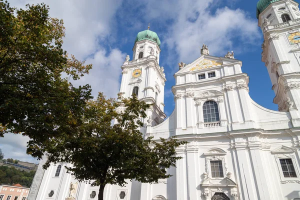 Vue de la cathédrale Saint-Étienne (Dom St. Stephan) à Passau, Bav — Photo
