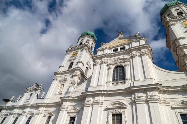 Vue de la cathédrale Saint-Étienne (Dom St. Stephan) à Passau, Bav — Photo