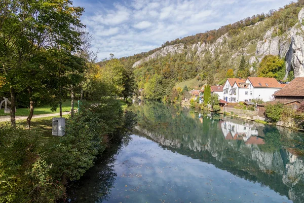 Vista idilliaca al villaggio Markt Essing in Baviera, Germania arguzia — Foto Stock