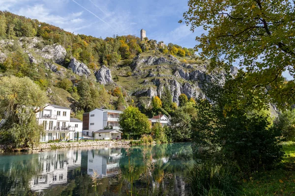 Vista idilliaca al villaggio Markt Essing in Baviera, Germania arguzia — Foto Stock