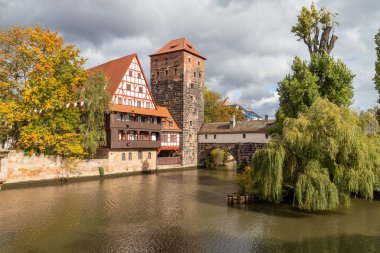 Nuremberg 'deki Pegnitz Nehri, Bavyera, Almanya