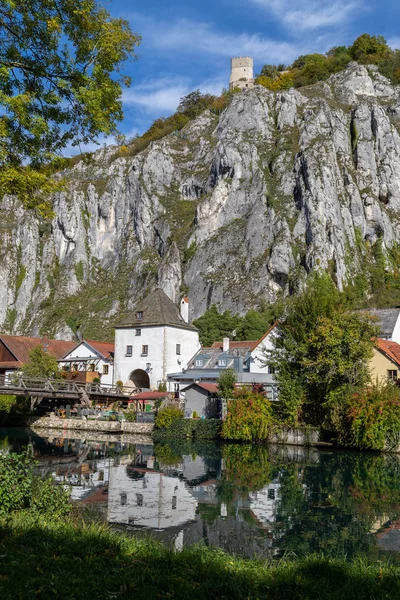 Vista idilliaca al villaggio Markt Essing in Baviera, Germania arguzia — Foto Stock