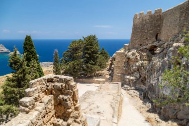 Yunanistan 'ın Rodos adasındaki Lindos akropolünün kalıntıları