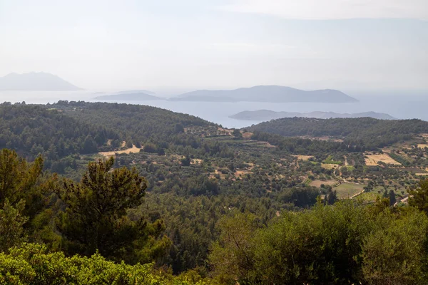 Panoramiczny widok na krajobraz i Morze Egejskie na greckiej wyspie — Zdjęcie stockowe