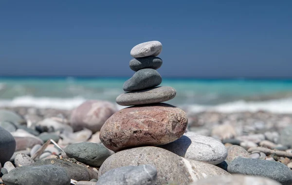 Grus / sten stranden på sydvästra kusten av Rhodos ön ne — Stockfoto