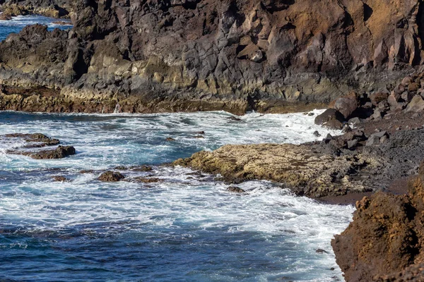 Costa rocosa Los Hervideros en el suroeste del islán canario — Foto de Stock