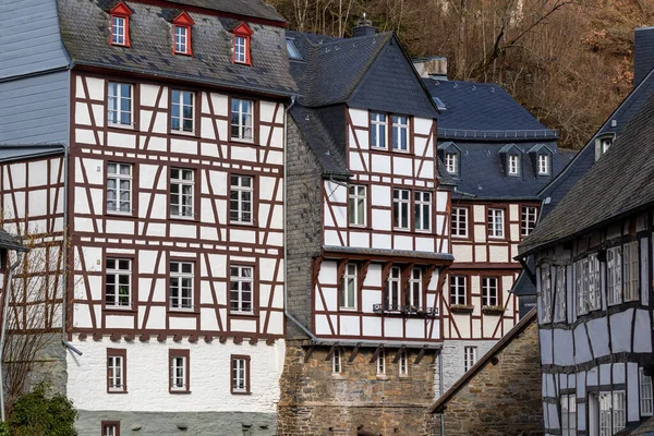 Casas Entramado Madera Largo Del Río Rur Monschau Eifel — Foto de Stock