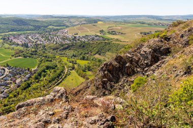 Rotenfels of Bad Muenster am Stein Ebernburg 'un yüksek açılı manzarası.