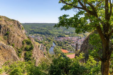Rotenfels of Bad Muenster am Stein Ebernburg 'un yüksek açılı manzarası.