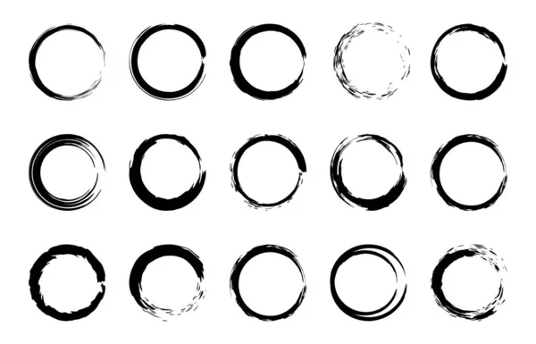 Round grunge brush frames. Circle and stamp brush stroke borders, artistic brush blots and black paint frame design vector isolated elements set. Collection of paintbrush rings on white background — Stock Vector