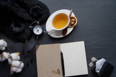 Günlük, beş dakikalık günlük, defter, ajanda.