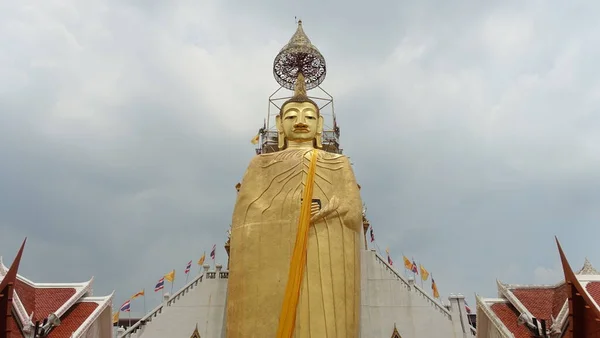 Stehender Buddha Wat Indraviharn Bangkok Thailand — Stockfoto