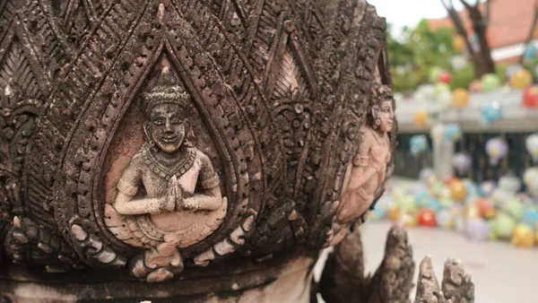 Wat indraviharn Bangkok, Tayland 'daki süslemeli taşın detayları