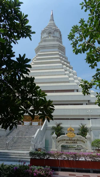 Большая Белая Ступа Ват Пакнам Фази Чароен Бангкоке Таиланд — стоковое фото