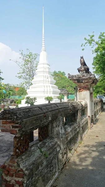 Gebrochene Mauer Wat Rantcha Orasaram — Stockfoto