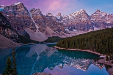 Lake Louise, Kanada'da buzultaş Gölü