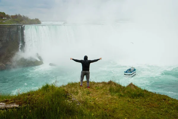 The man above the Niagara Falls, Canada