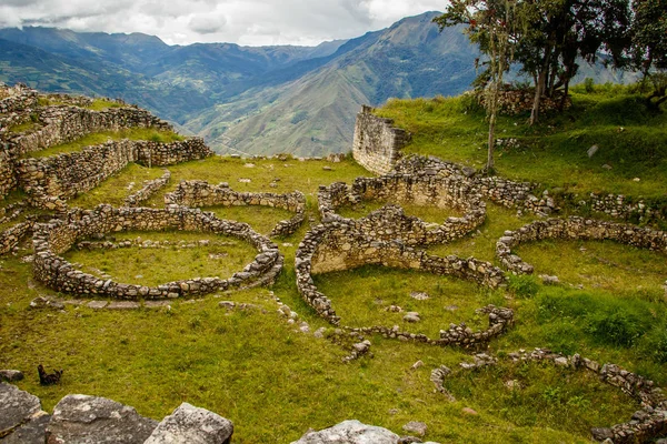 Древние руины потерянного города Куэлап, Перу — стоковое фото