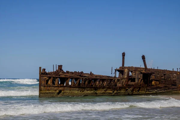 Кораблекрушение на острове Фрейзер — стоковое фото