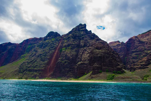 Wybrzeże Napali Kauai Wyspie Amerykańskiego Stanu Hawaje Letni Dzień — Zdjęcie stockowe